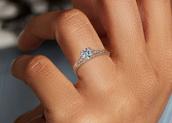 حلقه مویسانیت 14 عیار رز گلد لابراتوار رشد یافته با قطر RD6mm 0.8ct برای عروسی